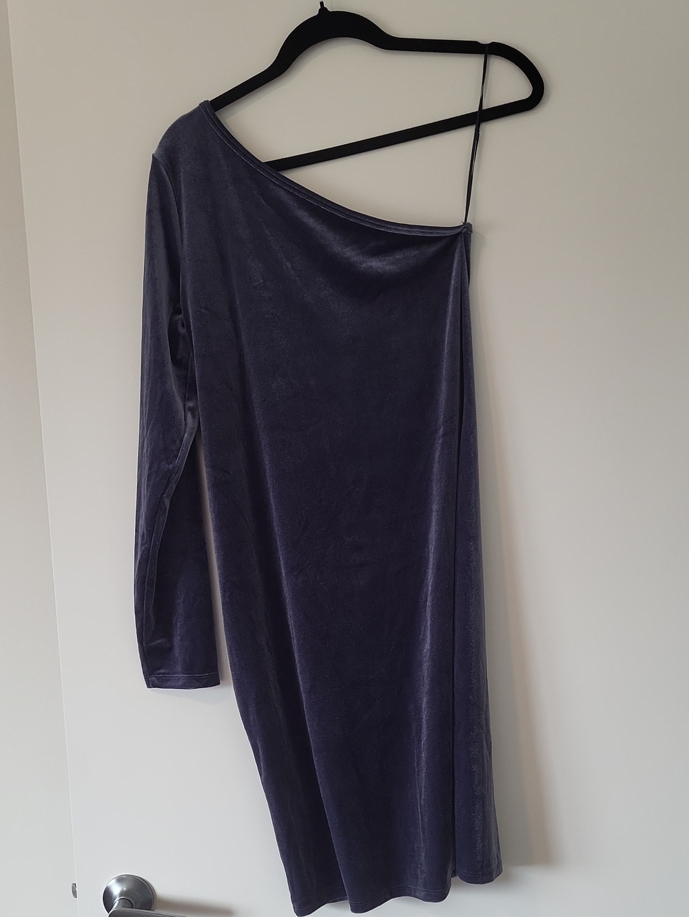 Old Navy One-Shoulder Velvet Dress in Deep Purple